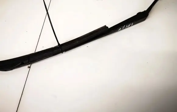 KIA Carnival Front wiper blade arm