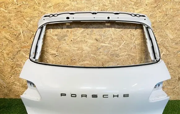 Porsche Macan (95B) Tailgate/trunk/boot lid 95b827123