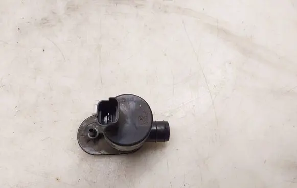 Peugeot 3008 II Windscreen/windshield washer pump 9813363380 98371600