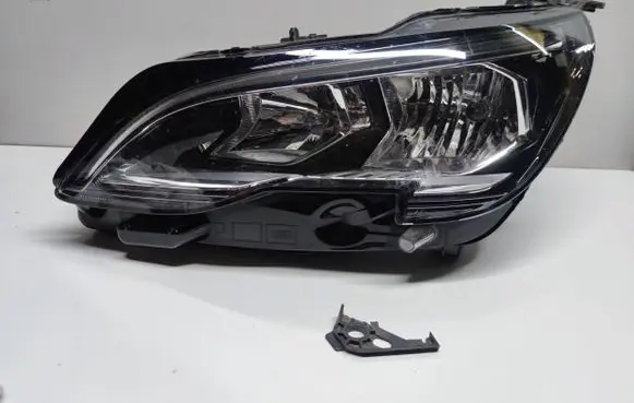 Peugeot 3008 II Headlight/headlamp 9810478180