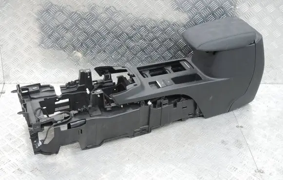 Ford Kuga III Armrest 