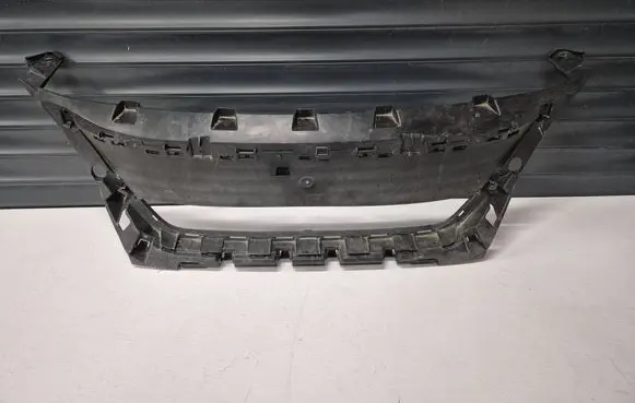 Peugeot 3008 II Front bumper upper radiator grill 9815317777