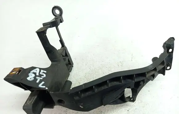 Audi A5 8T 8F Headlight/headlamp mounting bracket 8T0805607B