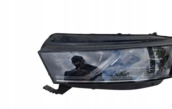 Skoda Octavia Mk4 Headlight/headlamp 5E4941015A