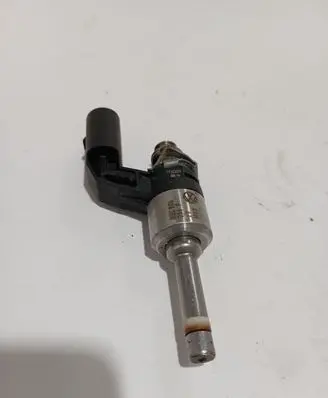 Volkswagen Golf VI Fuel injector 03C906036F