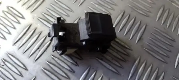Toyota Auris 150 Electric window control switch 8292F83