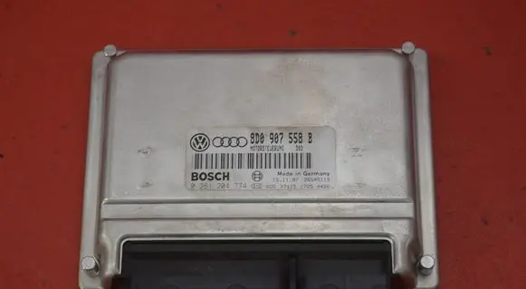 Audi A4 S4 B5 8D Engine control unit/module ECU 8D0907558B