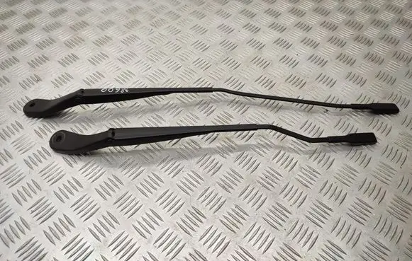 Dacia Sandero III Front wiper blade arm 288813326R 288862091R