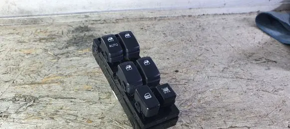 KIA Sorento Electric window control switch