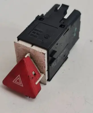 Volkswagen PASSAT B6 Hazard light switch 3C0953509A
