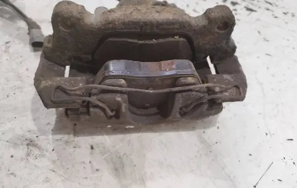 Skoda Octavia Mk2 (1Z) Front brake caliper