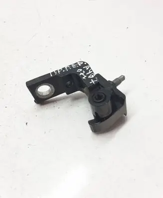 Audi A4 S4 B7 8E 8H Front door upper hinge A046573