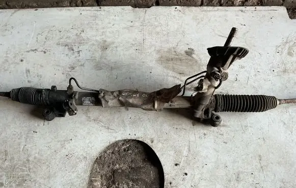 Ford Focus C-MAX Steering rack 3M513A500AN