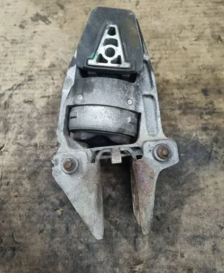 Citroen C6 Engine mount bracket 326C68 122862 326C631
