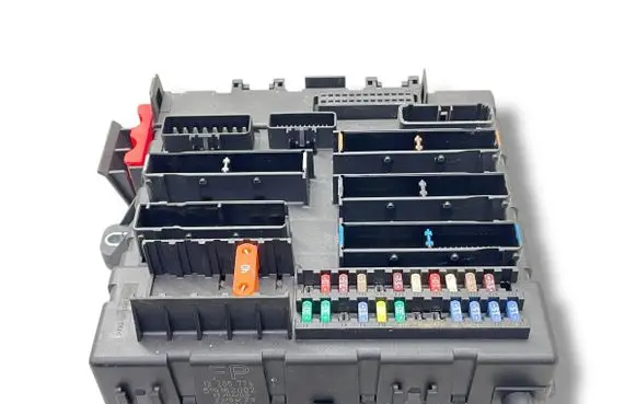 Opel Vectra C Fuse module 13205774 05216154 519162002