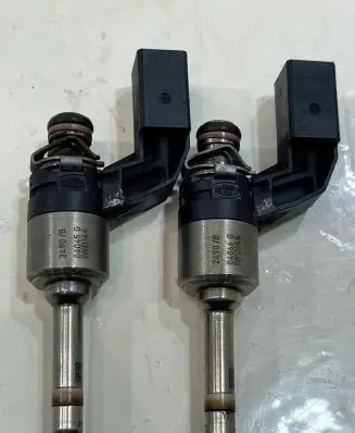 Porsche Cayenne (92A) Fuel injector 03H906036