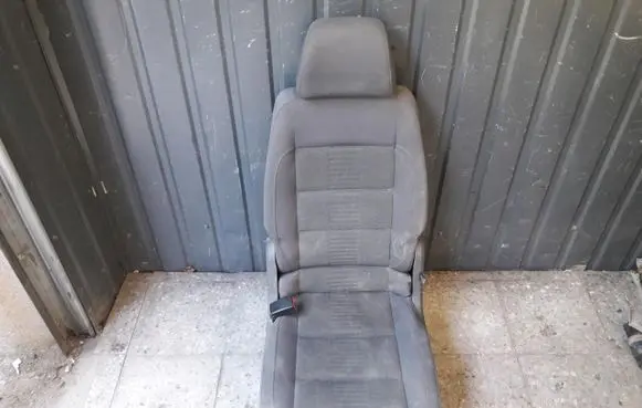 Volkswagen Touran I Second row seats 06R