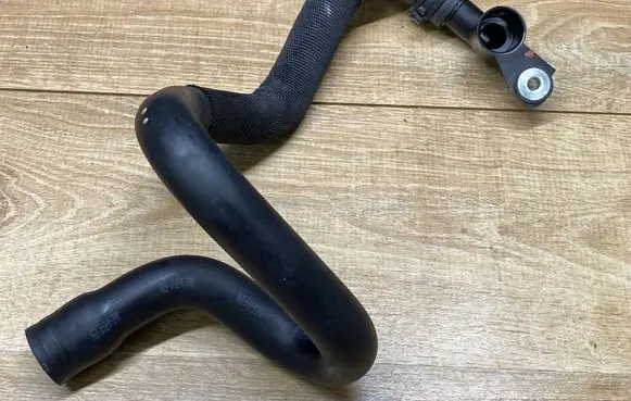 Jaguar F-Type Engine coolant pipe/hose F5536W633AB 6311A