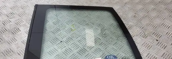 Nissan Terrano Rear side window