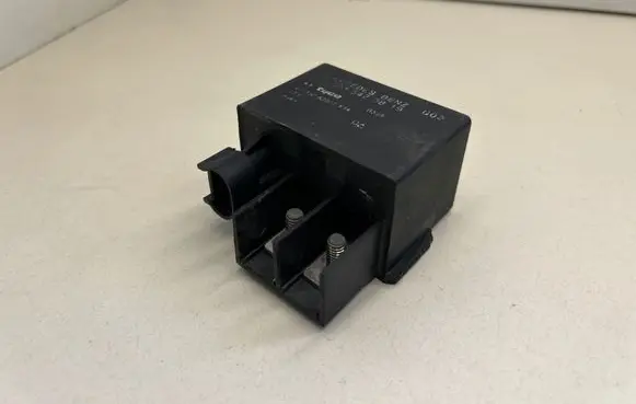 Mercedes-Benz E W211 Charging relay A0025423819