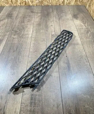 Mercedes-Benz R W251 Front bumper lower grill A2518850253