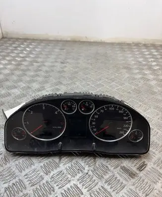 Audi A6 S6 C5 4B Speedometer (instrument cluster) 88311285