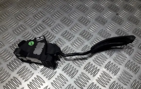 Toyota Auris 150 Accelerator throttle pedal 7811002030 78110-02030