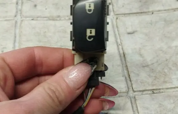 Saab 9-3 Ver2 Central locking switch button 12786136