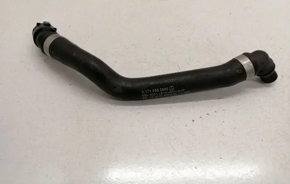 Mercedes-Benz E W211 Engine coolant pipe/hose A1718302996