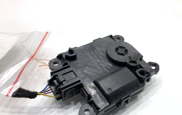 Ford Focus Air flap motor/actuator 1138004870