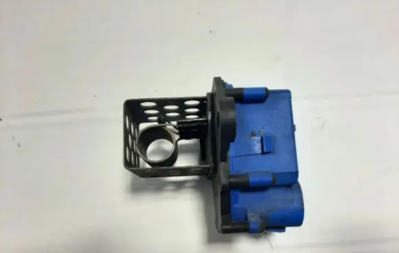 Coolant fan relay