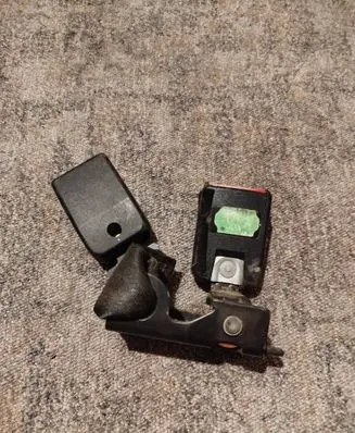 Renault Laguna II Rear seatbelt buckle 