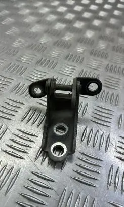 Honda CR-V Front door upper hinge