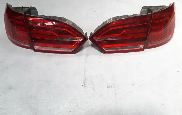Volkswagen Jetta III Rear/tail lights set 5C6945308