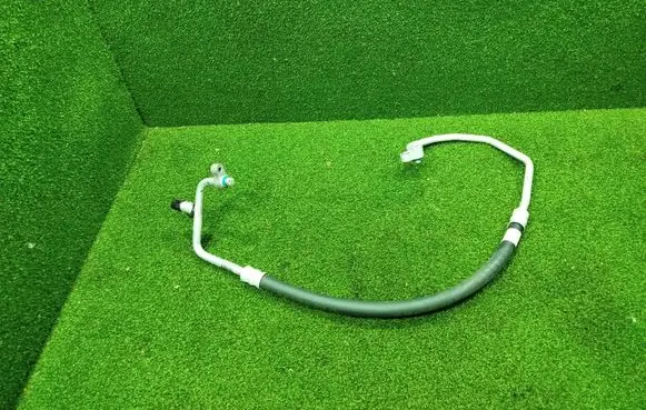Air conditioning (A/C) pipe/hose
