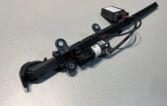 BMW 3 E92 E93 Seat belt adjustment motor 983395 9165377 72119165377
