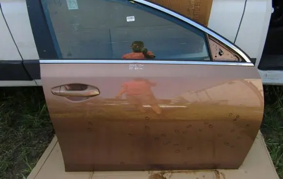 KIA Ceed Front door