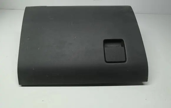 Glove box