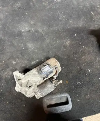 Peugeot Expert Starter motor M001T80481