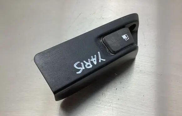 Toyota Yaris Fuel tank opening switch 