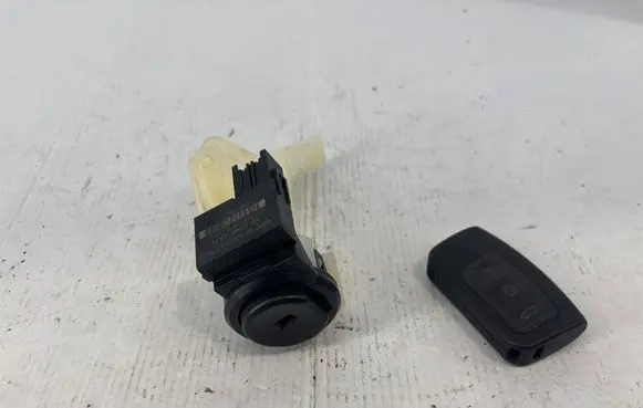 Ford Kuga I Ignition lock 6E5T15607BA D75200131C 06Z9B31915