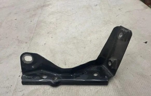 BMW X2 F39 Fender mounting bracket 7392803