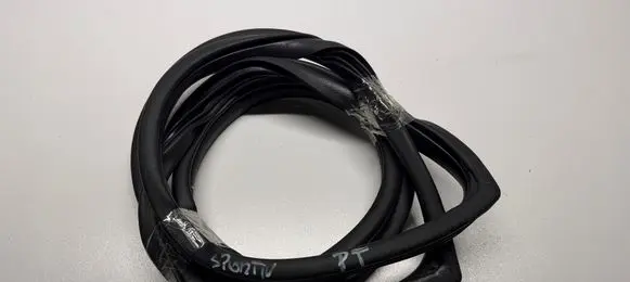 KIA Sportage Rear door rubber seal (on body)
