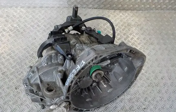 Renault Master III Manual 5 speed gearbox PF6S009
