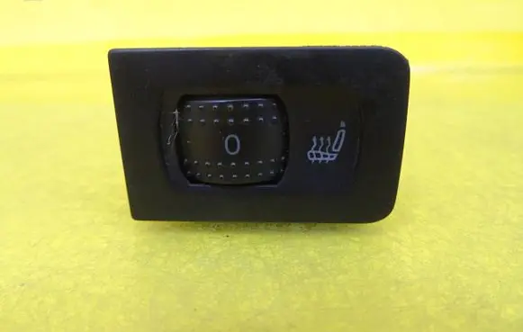 Volkswagen Bora Seat heating switch 1J0963563B