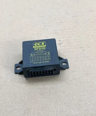 BMW 5 E60 E61 Gateway control module 10R047746 SF010V0305