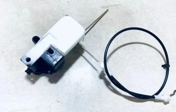Opel Astra G Seat back rest lock catch 90507196 2020496