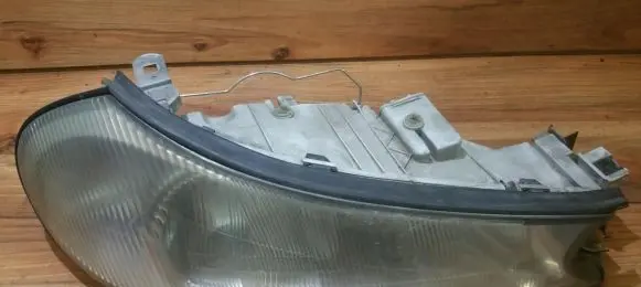 Ford Mondeo MK II Headlight/headlamp 1305235323