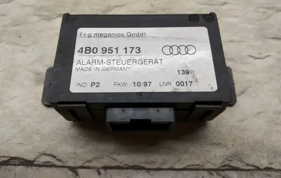 Audi A6 S6 C5 4B Alarm control unit/module 4B0951173