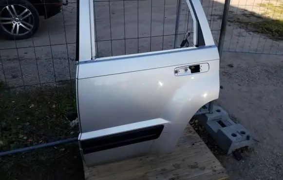 Jeep Grand Cherokee (WK) Rear door